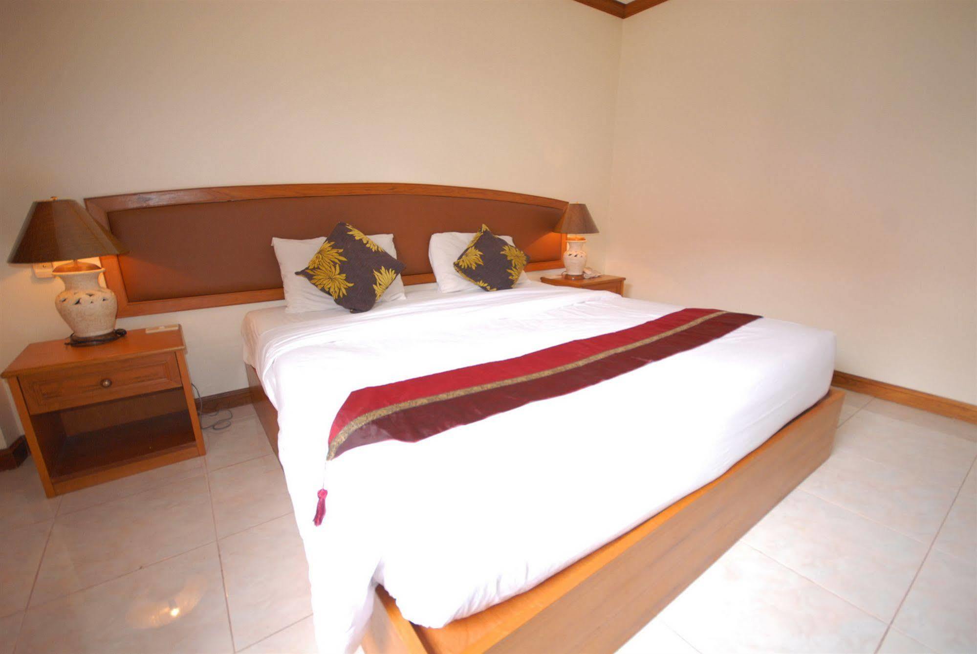 Oyo 859 Golden Land Hotel Chiang Rai Eksteriør bilde