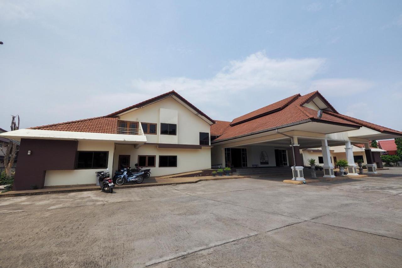 Oyo 859 Golden Land Hotel Chiang Rai Eksteriør bilde
